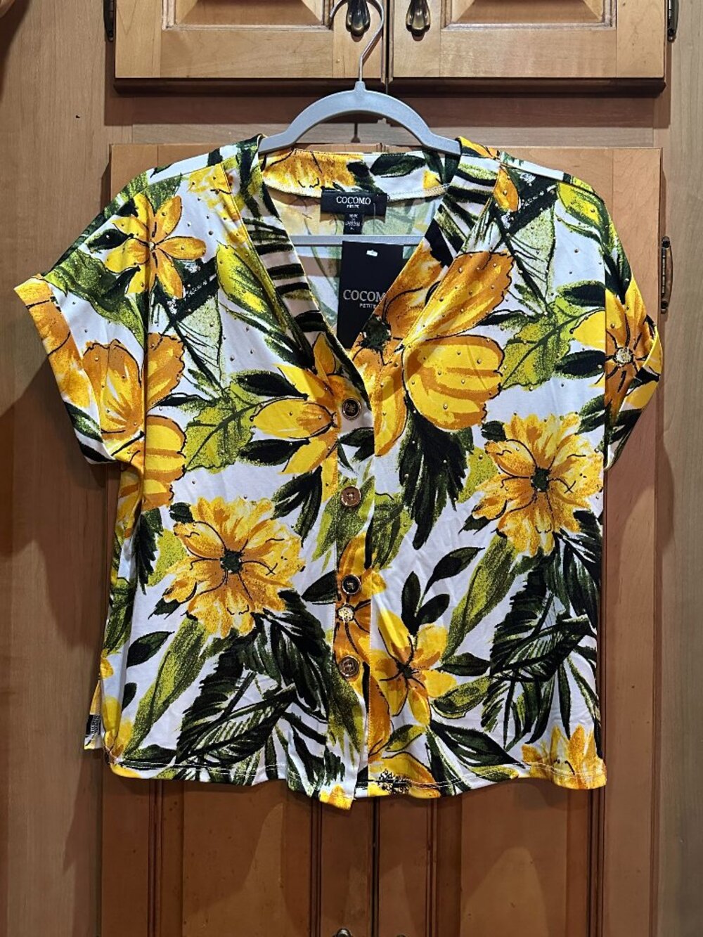 NWT Petite Cocomo Colorful Floral Top PL